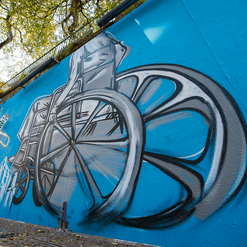Grafitti de cadeira de rodas