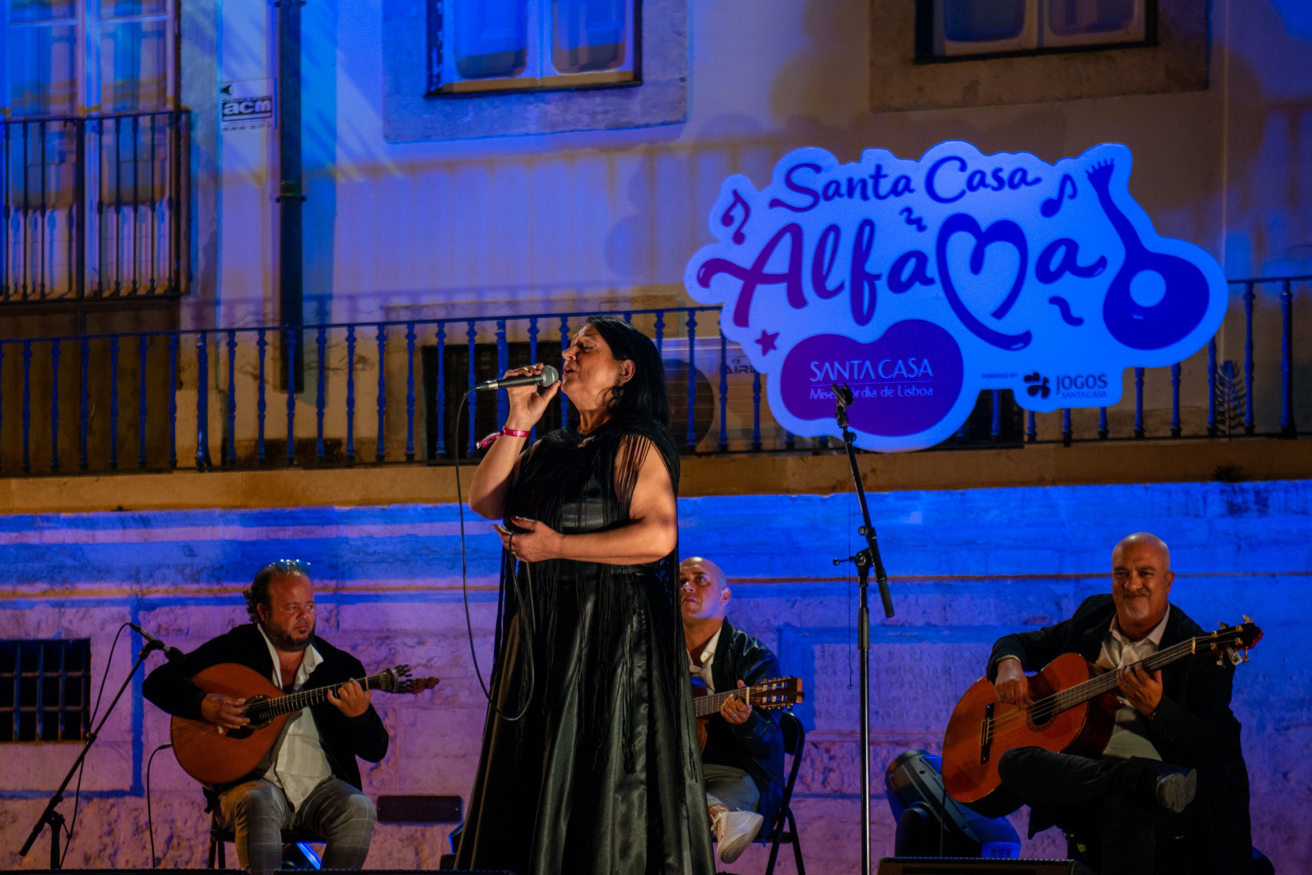 Alfama, canta-me o fado