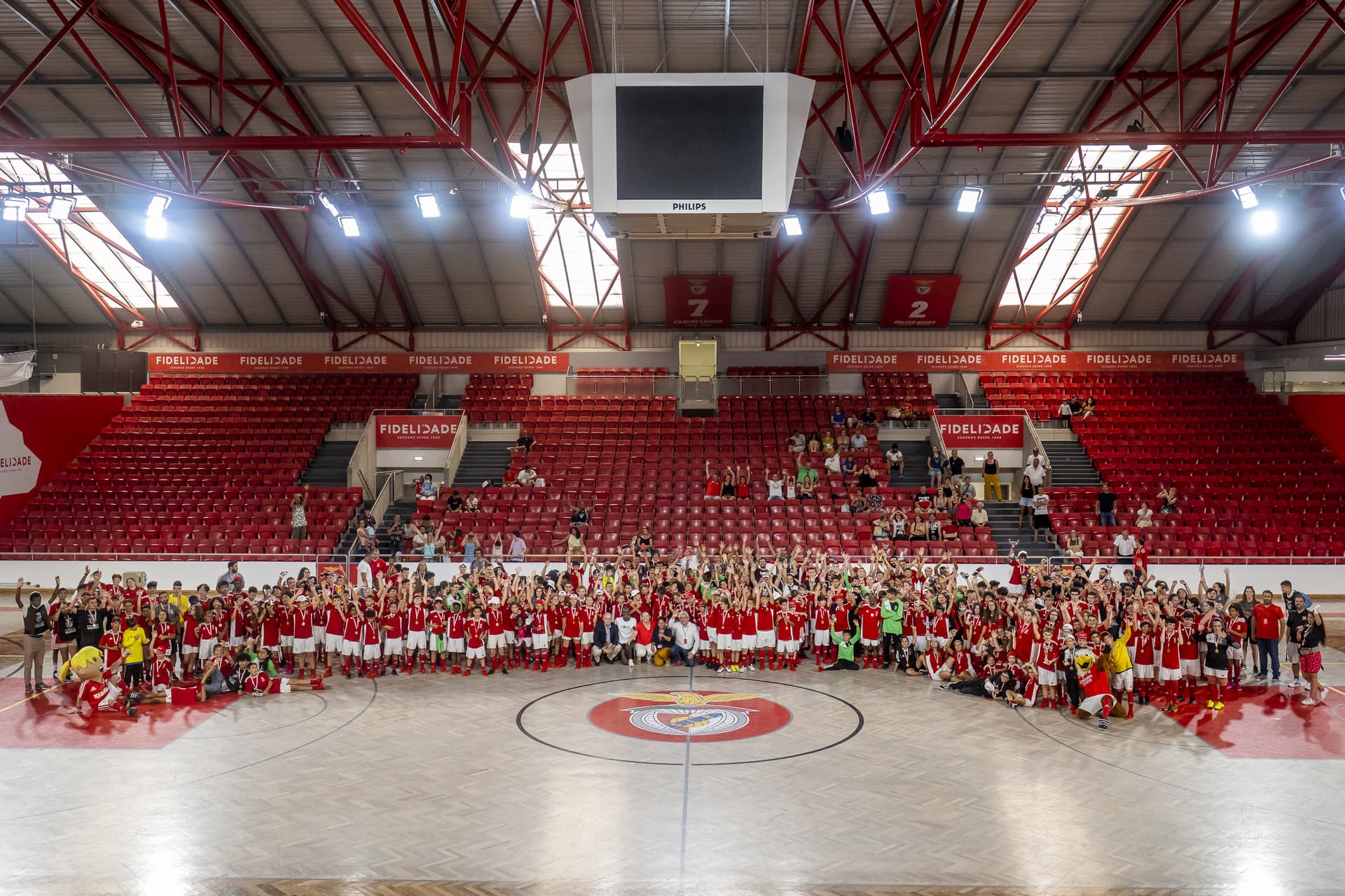 Santa Casa e Fundação Benfica premeiam sucesso escolar