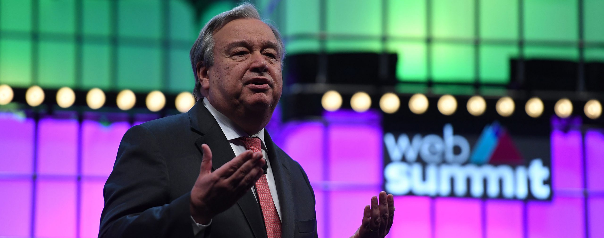 António Guterres alertou na Web Summit para “impacto social da quarta revolução industrial”