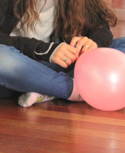 rapariga com balão