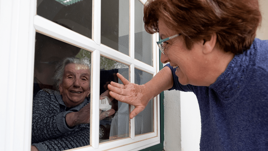 Visitas dos familiares aos lares regressam segunda-feira