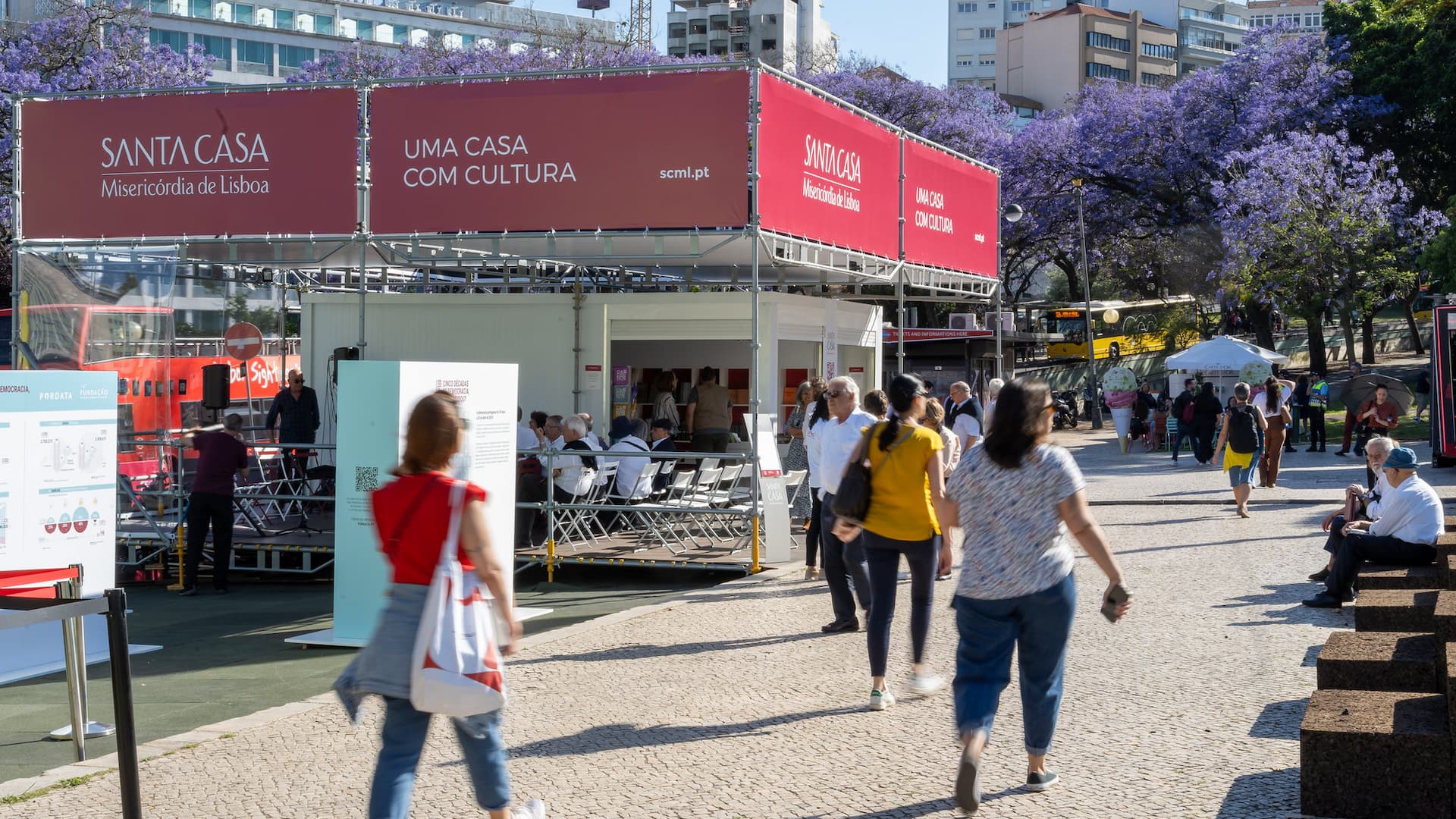 stand da Santa Casa na Feira do Livro de Lisboa 2024