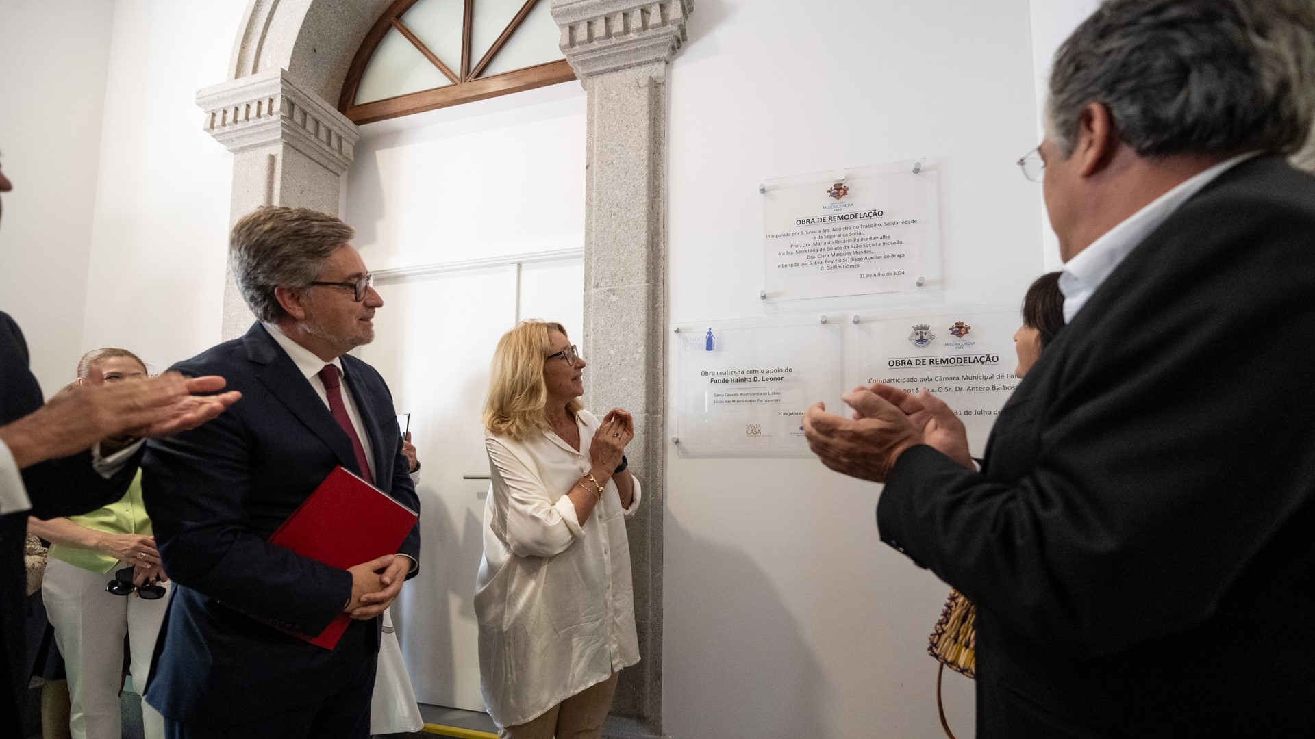 MTSS descerra placa de inauguração