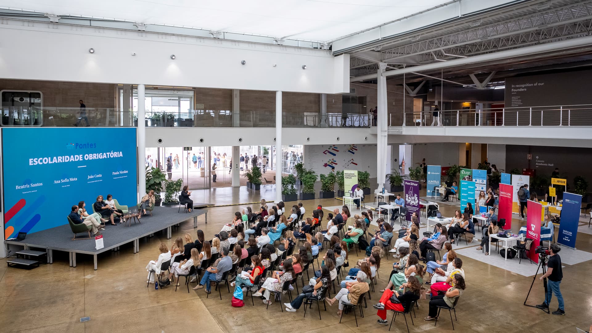 Plateia cheia no Encontro PONTES, na Nova SBE