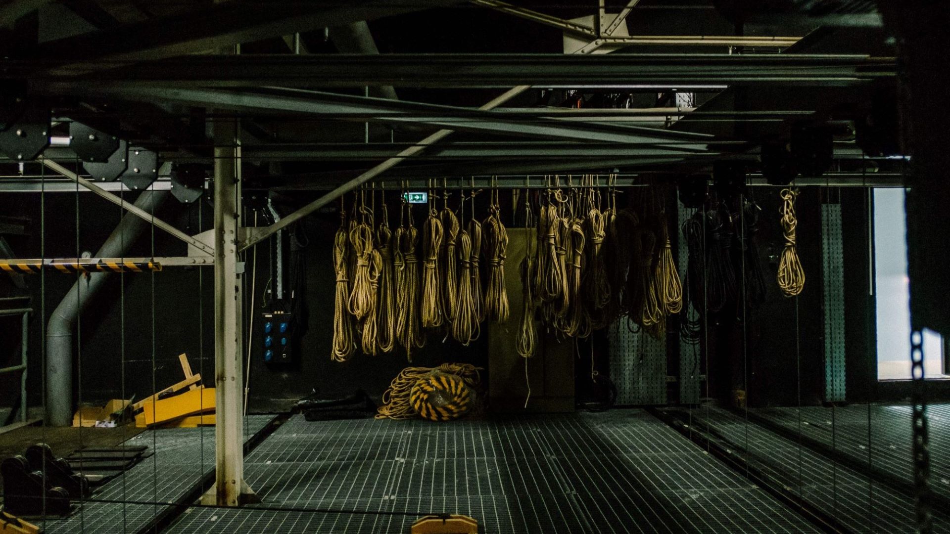 imagem dos bastidores do teatro de são luiz