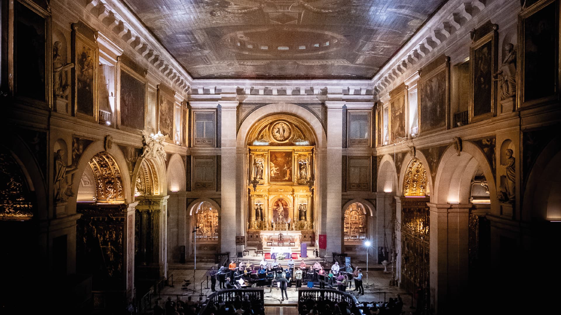 panorâmica do interior da igreja de são roque