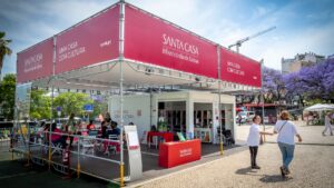 Stand da Santa Casa na Feira do Livro