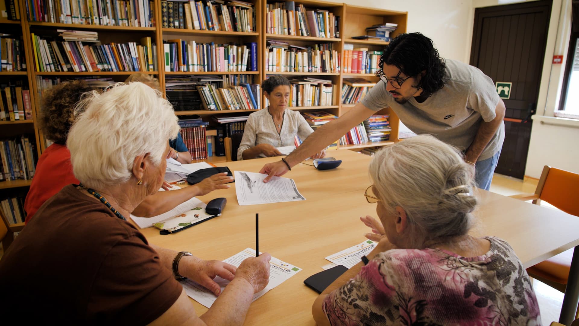 Grupo de utentes em projeto de alfabetização na PRODAC