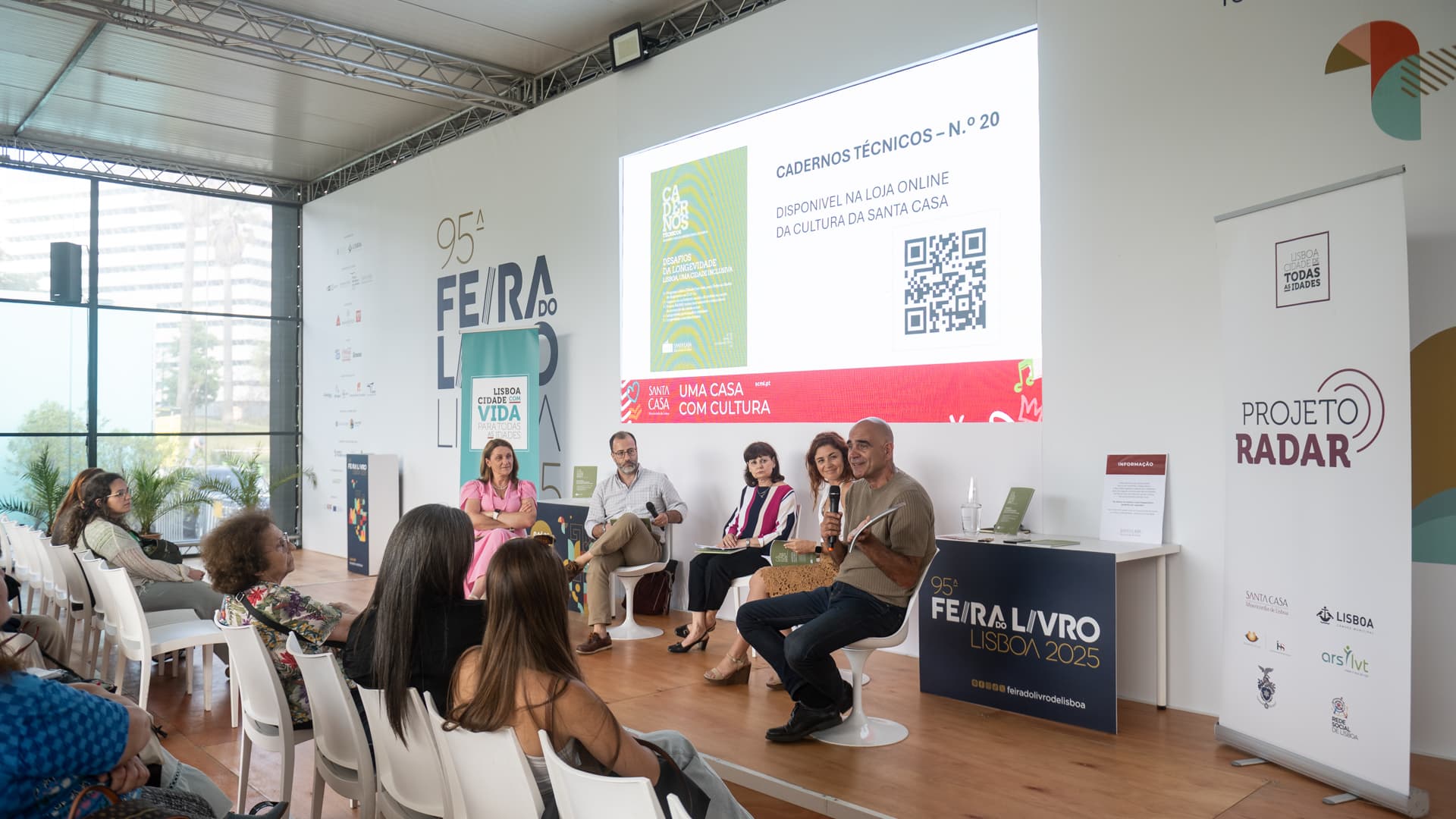Apresentação caderno técnico no auditório sul