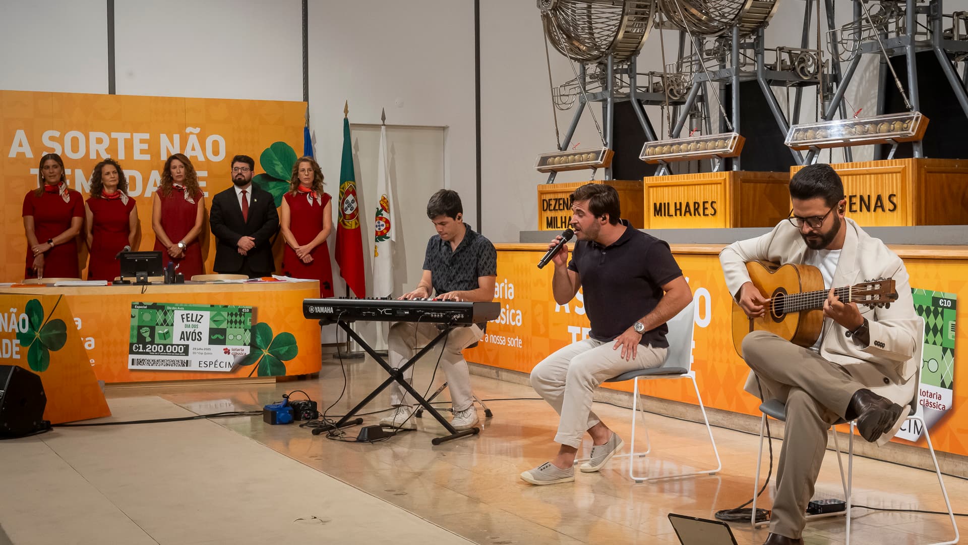 Luís Trigacheiro atua na extração da Lotaria alusiva ao Dia dos Avós