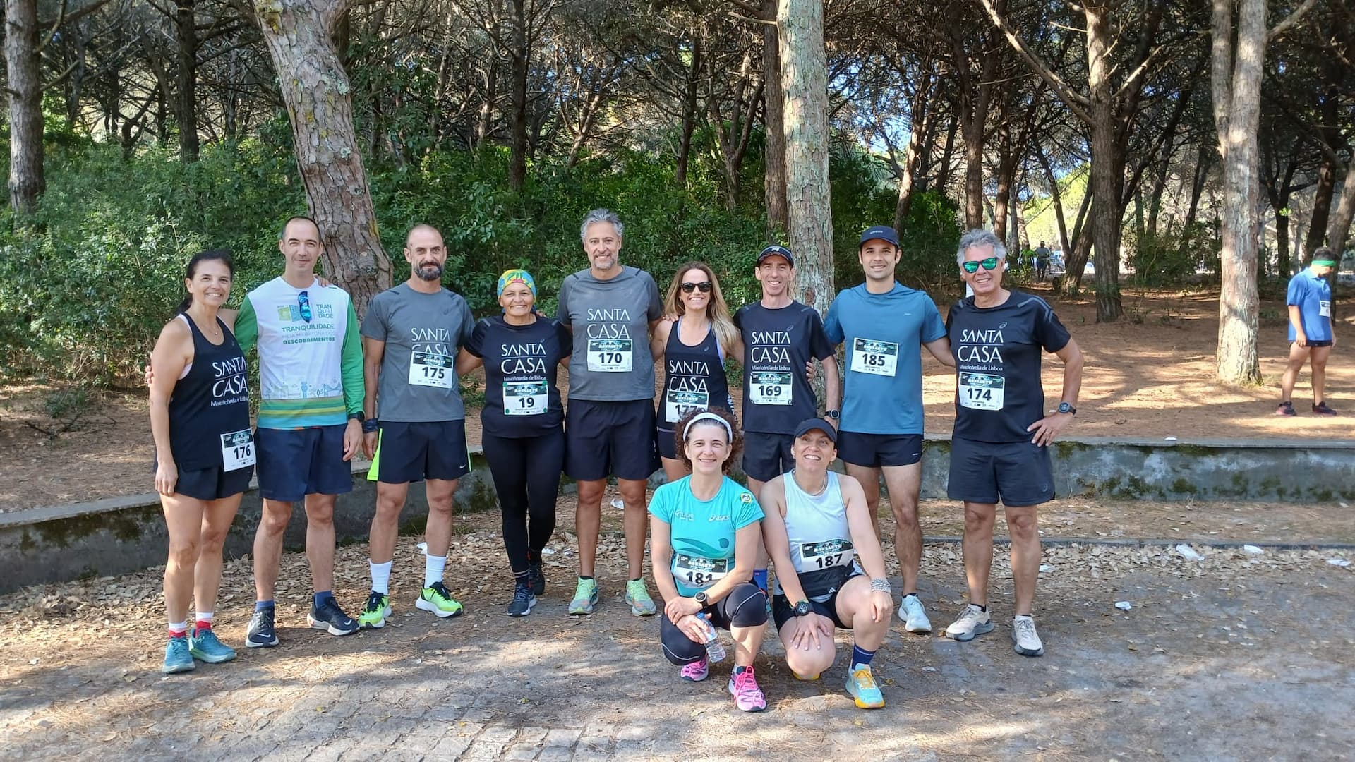 foto de grupo do running club santa casa