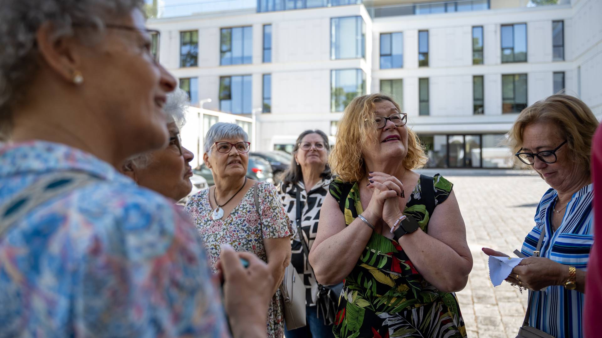 Antigos funcionários da Rajá visitam Residência Raquel Ribeiro