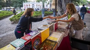 banca de livros na festa do livro no palácio de belém