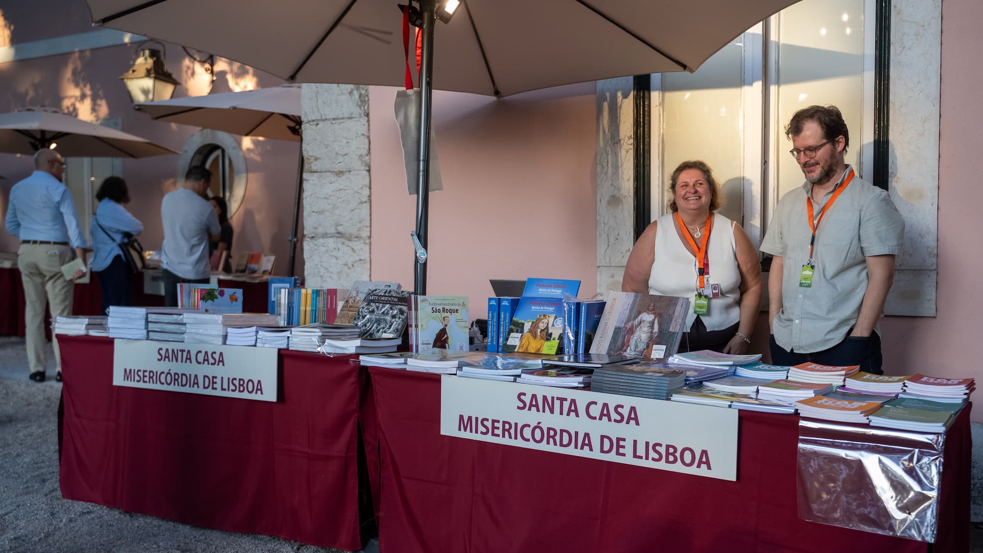 Stand da Santa Casa na Festa do Livro em Belém 2025