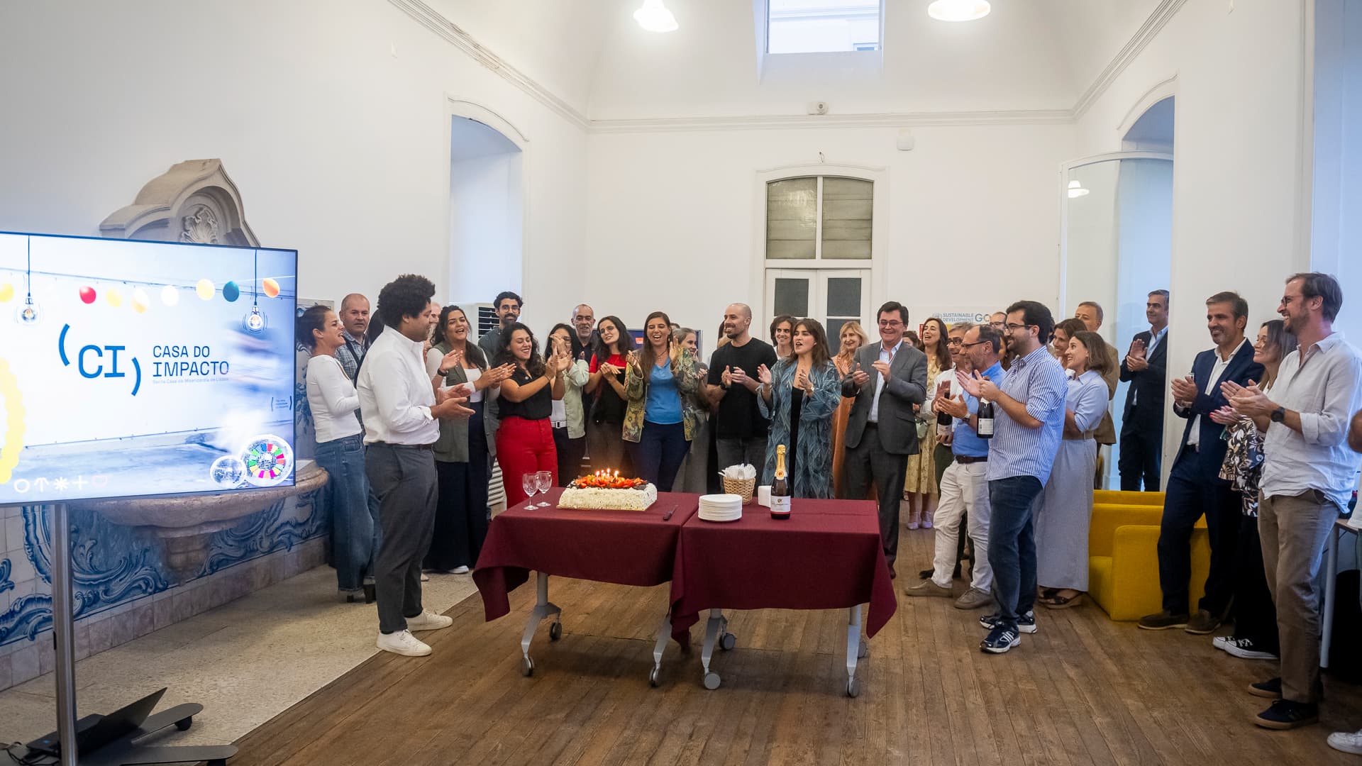 Cantar de parabéns à Casa do Impacto