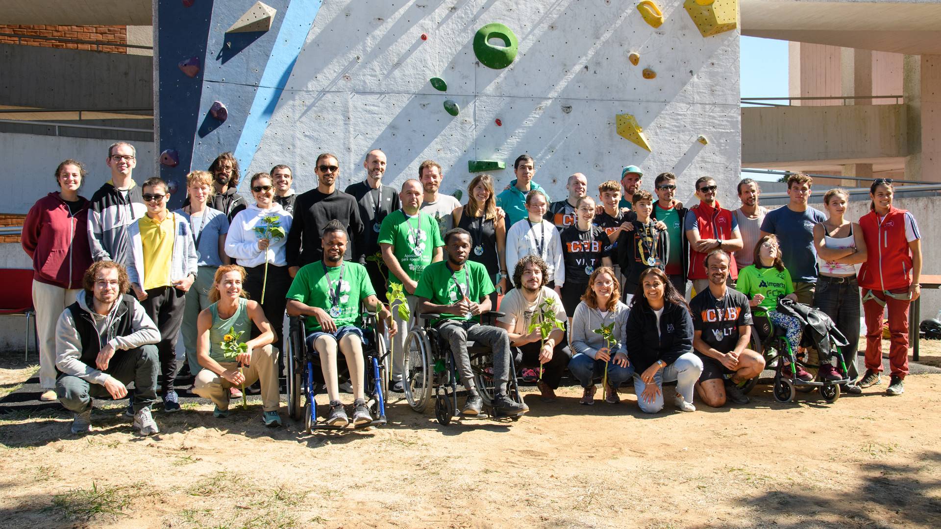 Escalada adaptada desafia limites no Centro de Medicina de Reabilitação de Alcoitão