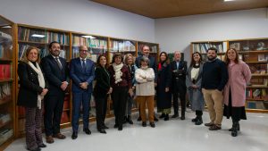 Foto de grupo na assinatura de memorando no Centro de Reabilitação de Paralisia Cerebral Calouste Gulbenkian