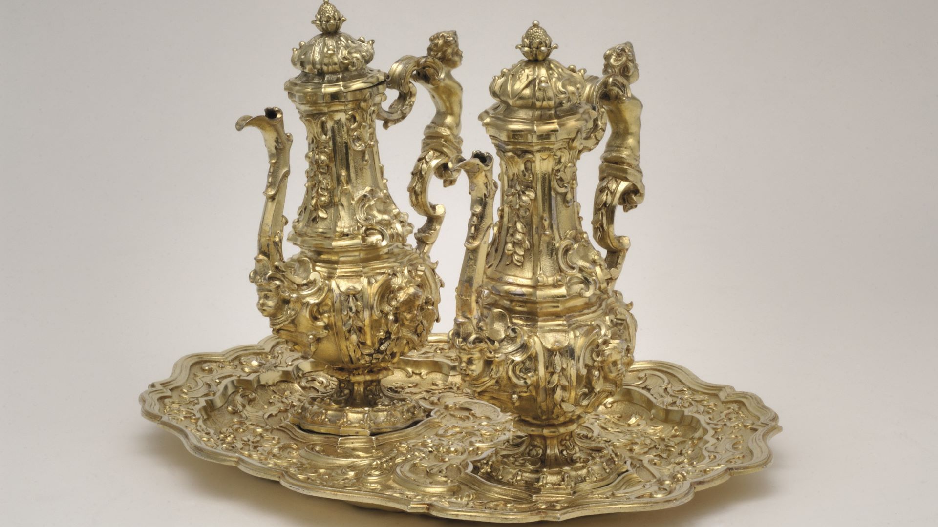 Peça do Mês – Par de galhetas e salva da Capela de São João Batista – Visita temática