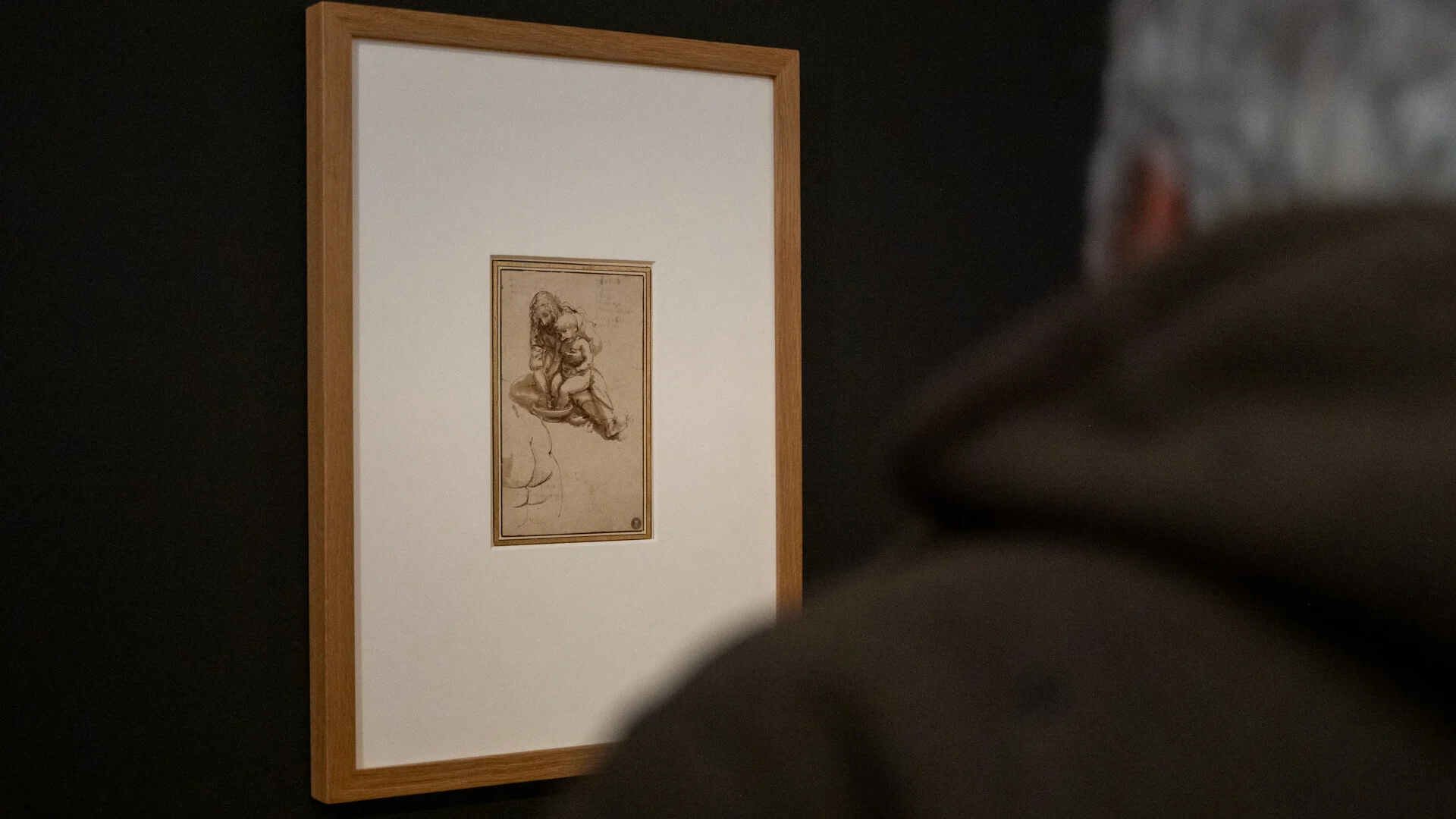 “Rapariga lavando os pés a uma criança”, a obra de da Vinci quadro de Da Vinci que retrata Rapariga a lavar os pés de uma criança