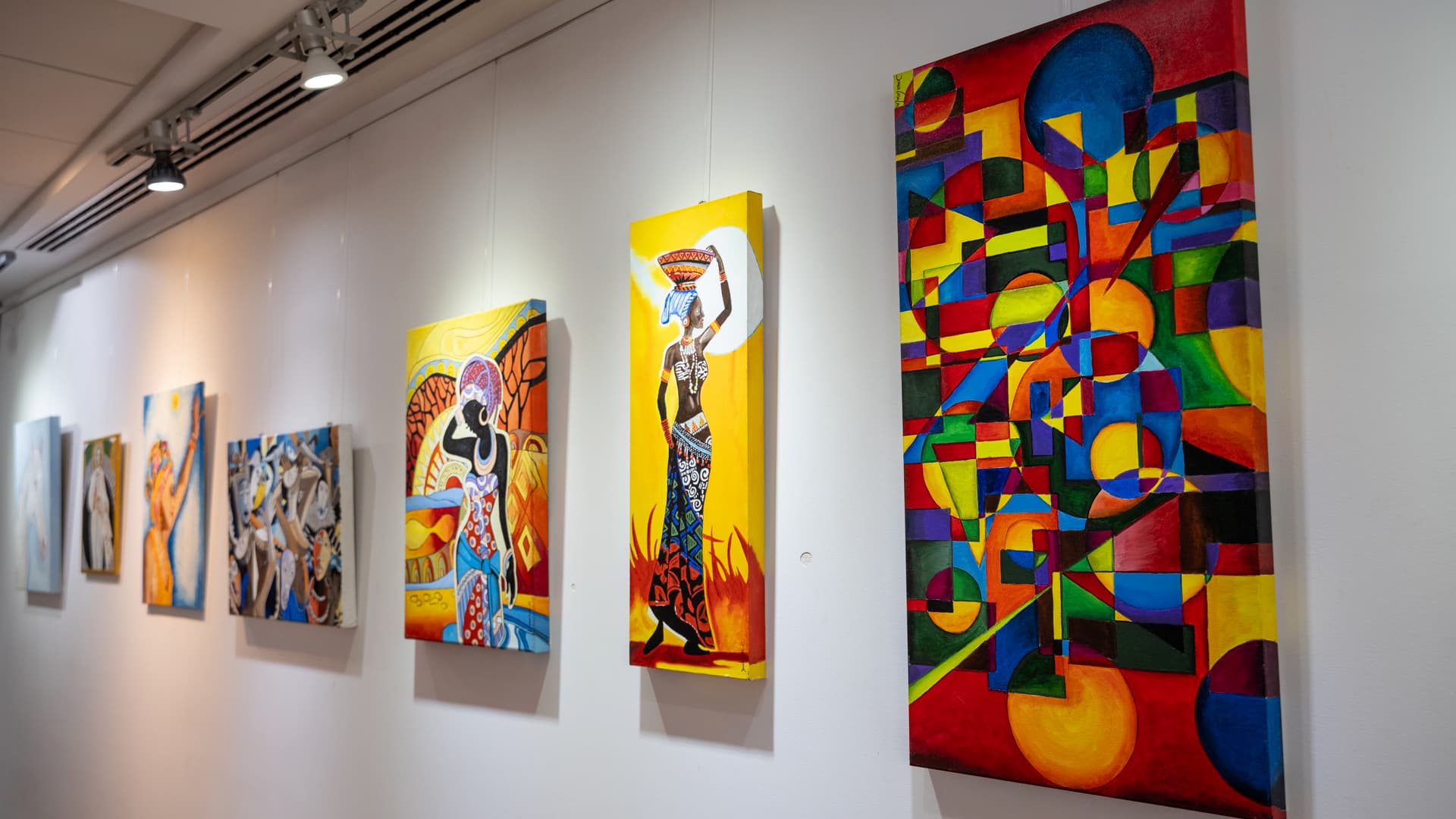 Espaço Santa Casa acolhe Exposição “Geometria Fragmentada: Ângulos de Um Novo Mundo”