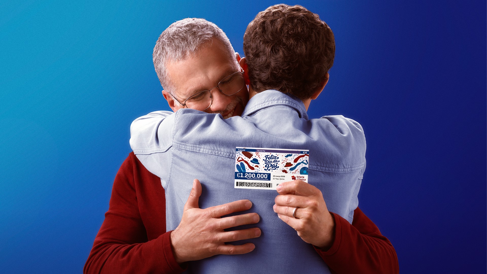 pai e filho abraçados