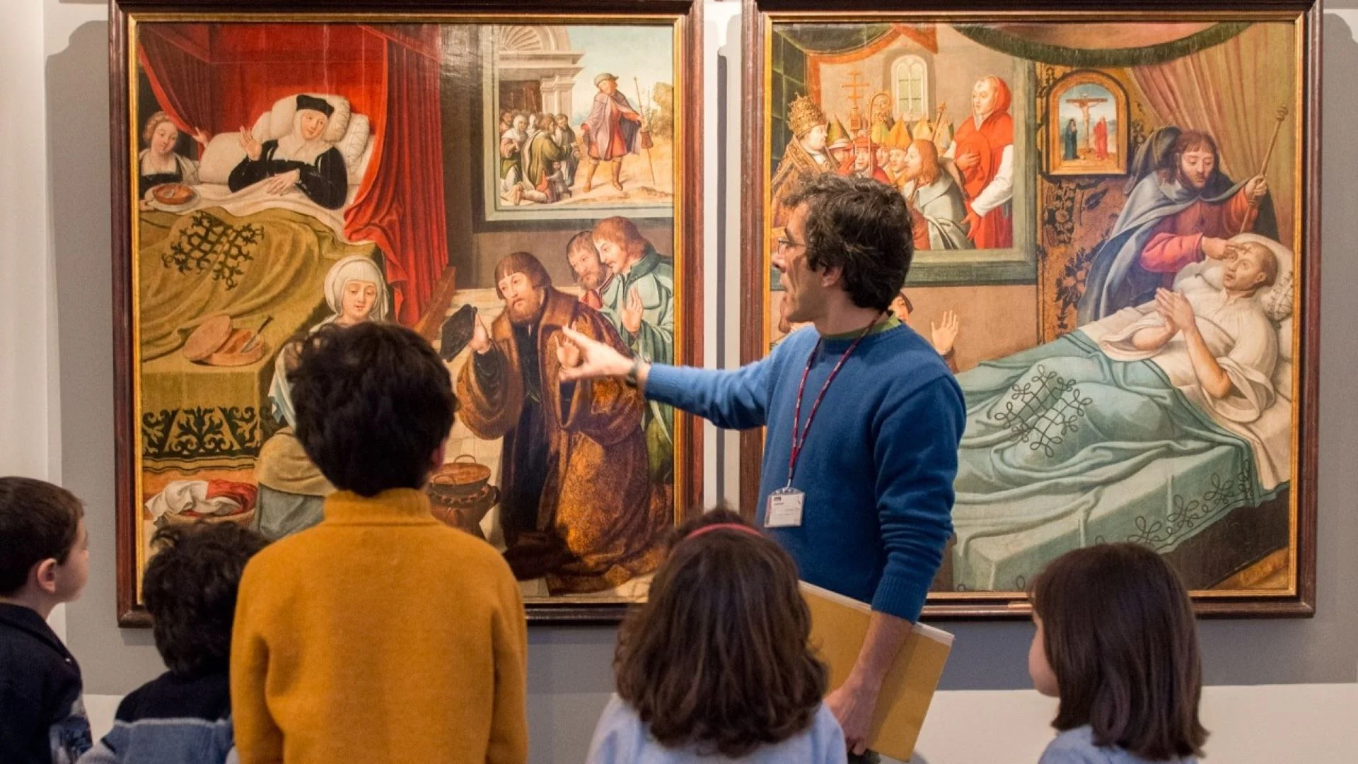 Jovens visitam Museu de São Roque