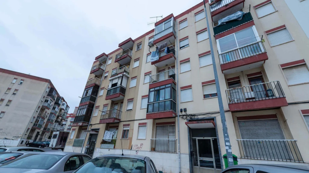 Pct. Escola, 2, R/C Esq