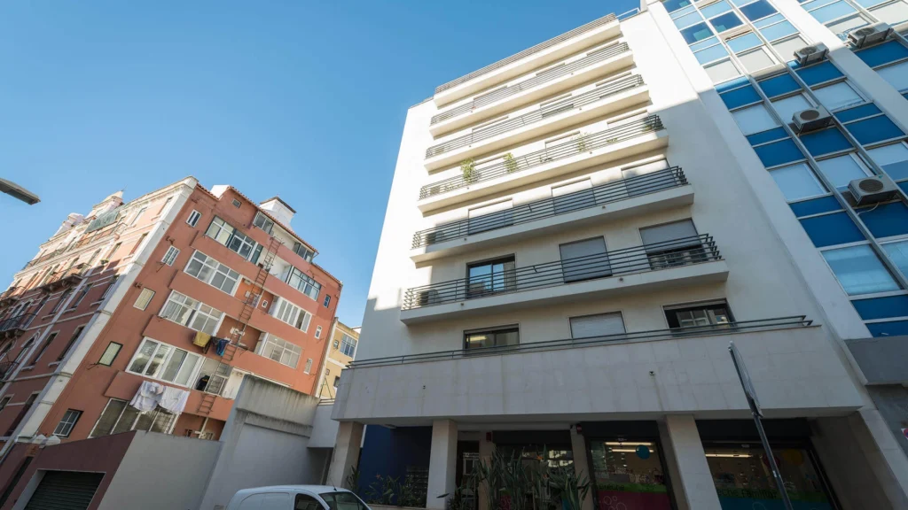 Rua Padre Luís Aparício, 12