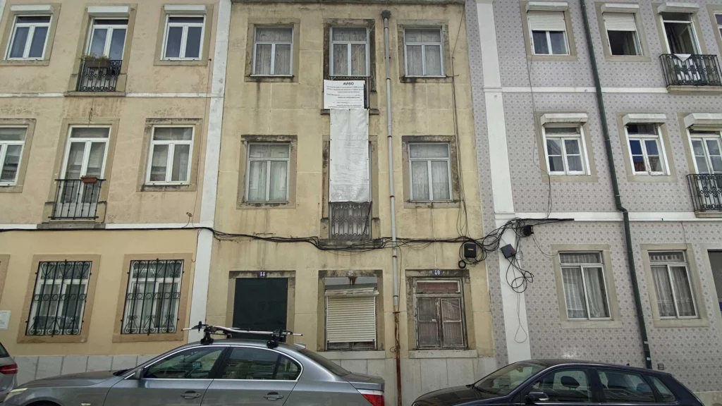 Rua dos Açores, 40/44