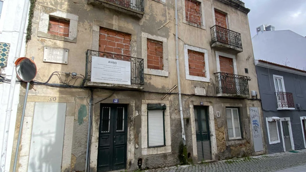 Rua Cruz da Carreira nº 44 a 50