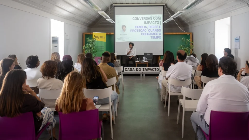 “O direito ao colo não é negociável”: Santa Casa debate proteção familiar antes da rutura