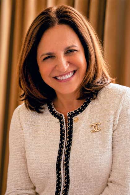 Elaine Marcílio Santos